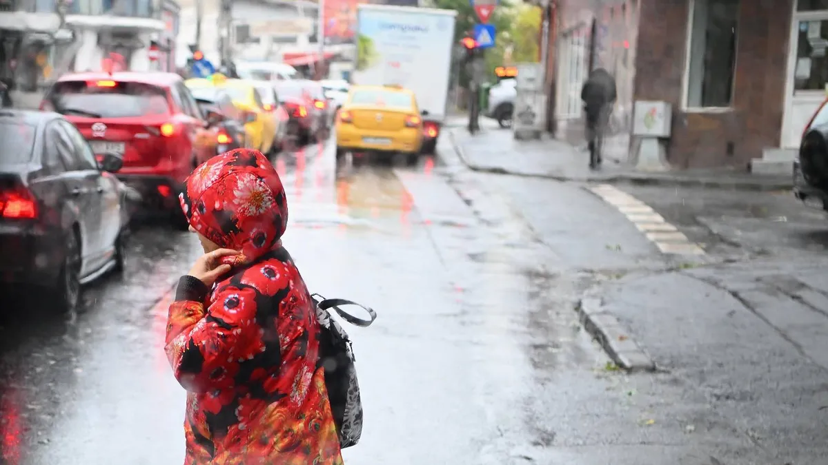 Cod roșu, fără motive de panică (sursa: Inquam Photos/Alex Nicodim)