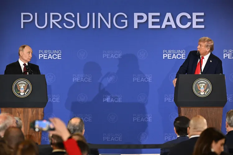 Donald Trump renunță la ideea unui armistițiu imediat și întărește poziția lui Putin