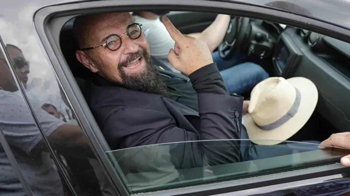 Piedone stoarce statul de 160.000 de euro pentru că a fost condamnat pe nedrept în dosarul Colectiv Foto: Inquam/George Calin