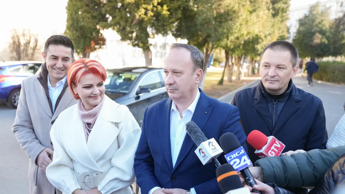 Fost ministru de Finanțe, sponsorizat de Huawei, îl acuză pe Nicușor Dan pentru devalorizarea euro Foto: Facebook