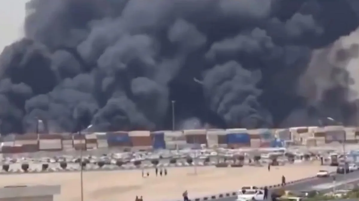 Explozie devastatoare într-un port din Iran (sursa: X/Zach Anders)