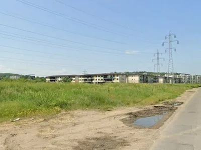 Blocuri sociale lângă o intersecție aglomerată (sursa: ziaruldeiasi.ro)