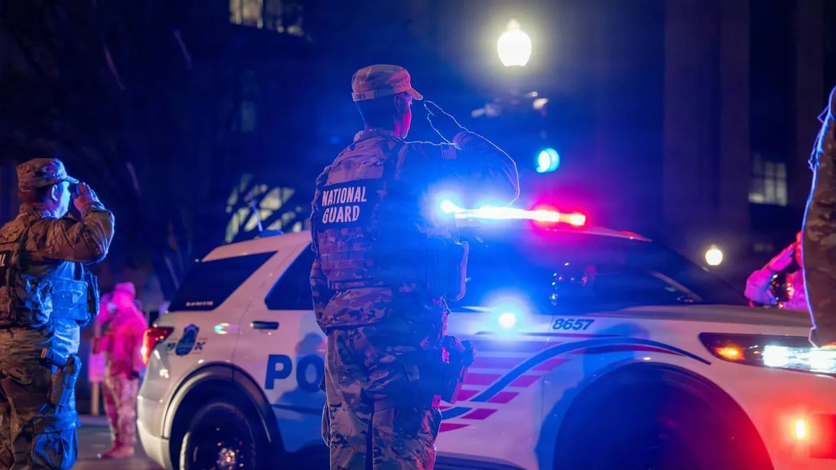 SUA suspendă procedurile de acordare de azil (sursa: Facebook/D.C. National Guard)