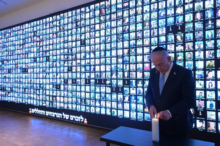 Hamas eliberează șapte ostatici israelieni în prima etapă a acordului de încetare a focului din Gaza