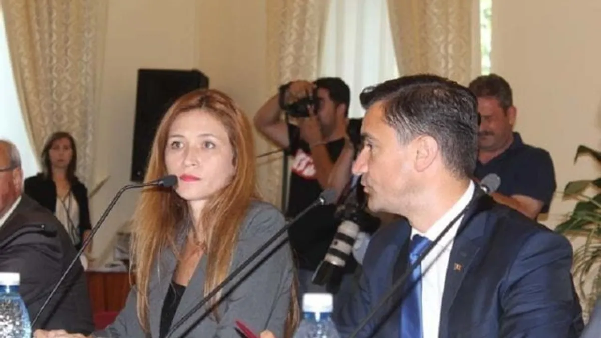 Hărțuire: secretara cere 100.000 lei primarului (sursa: ziaruldeiasi.ro)