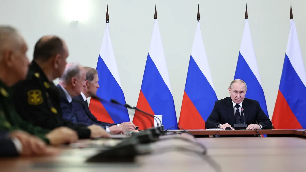 Armata rusă, bani mulți, tehnologie puțină (sursa: kremlin.ru)