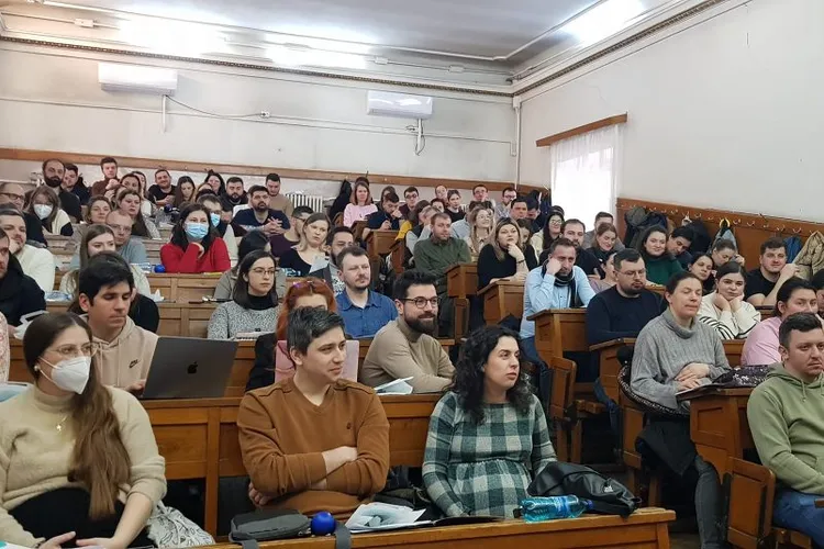 Cursurile de viitori părinți, foarte căutate (sursa: ziaruldeiasi.ro)