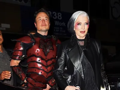 Primele imagini - Elon Musk de Halloween (sursa: Daily Mail)