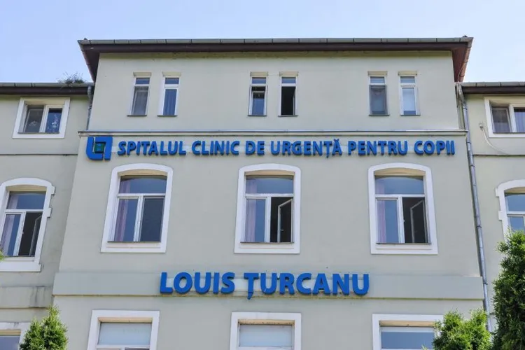 O mamă internată cu copilul la spitalul de copii din Timișoara a găsit un șoarece mort în salon