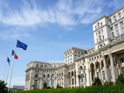 Convocarea noului Parlament, Iohannis semnează decretul (sursa: Facebook/Parlamentul Romaniei - Camera Deputatilor)