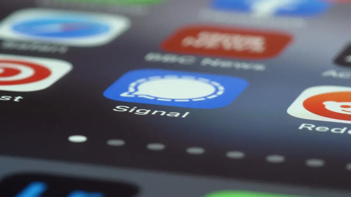 Cât de sigură e mesageria Signal (sursa: Pexels/Brett Jordan)