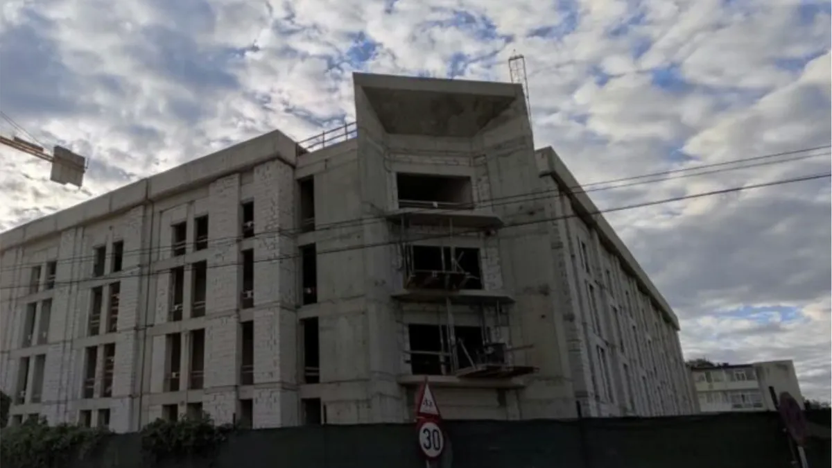 Clădirea sediului parchetelor ieșene, în construcție.