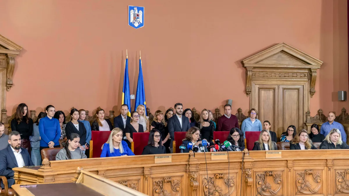 „Magistraţii sunt independenţi atât cât vor ei. Când acceptă să fie slugi, rămân slugi”, spune Băsescu Foto: Inquam/Gyozo Baghiu