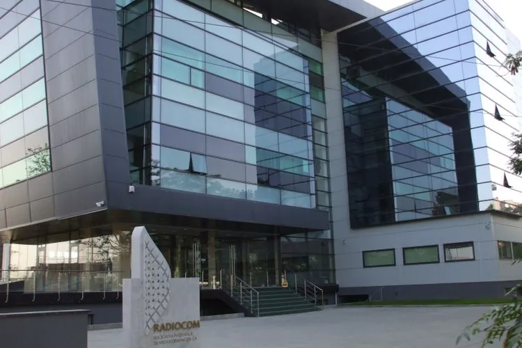 O pensionară specială, cu pensie neobișnuit de mare, strecurată în conducerea Radiocom Foto: Facebook