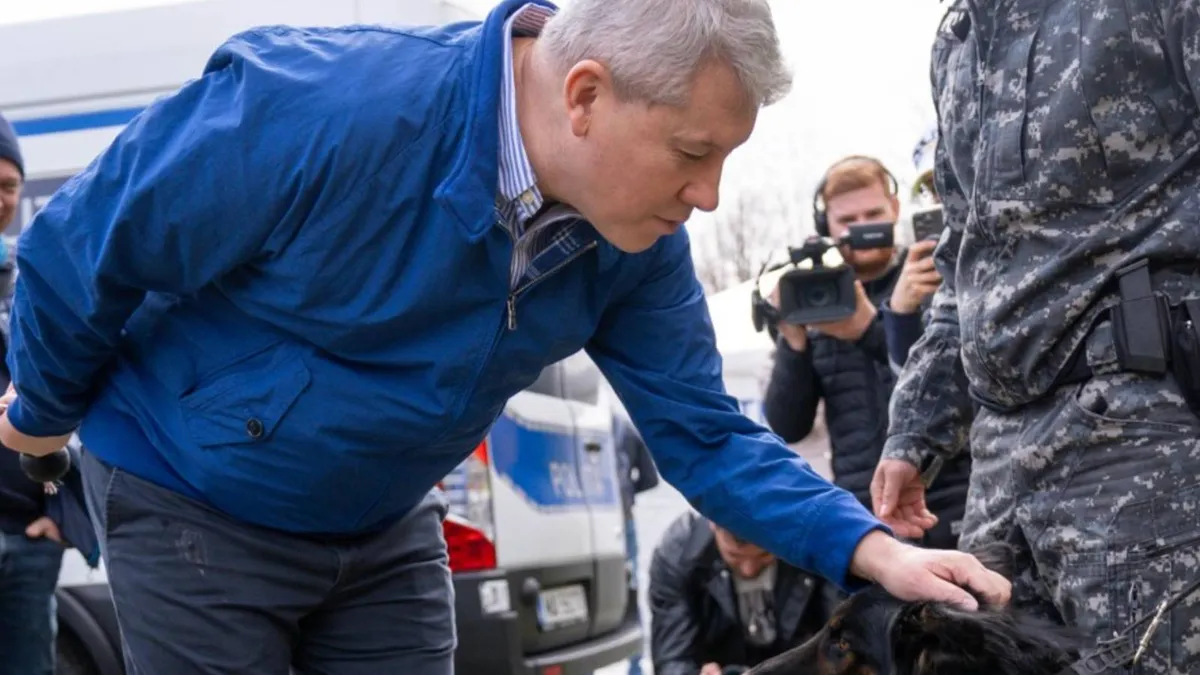 Predoiu l-ar vrea premier pe Ciolacu (sursa: Facebook/Cătălin Predoiu)