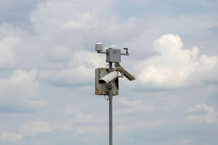 Spaima șoferilor: au fost activate sute de radare fixe - fake news distribuit masiv pe WhatsApp (sursa: Pexels/Andreas Ebner)