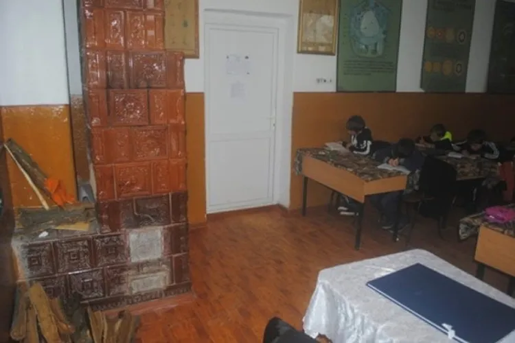 Dispar sute de mii de elevi (sursa: ziaruldeiasi.ro)