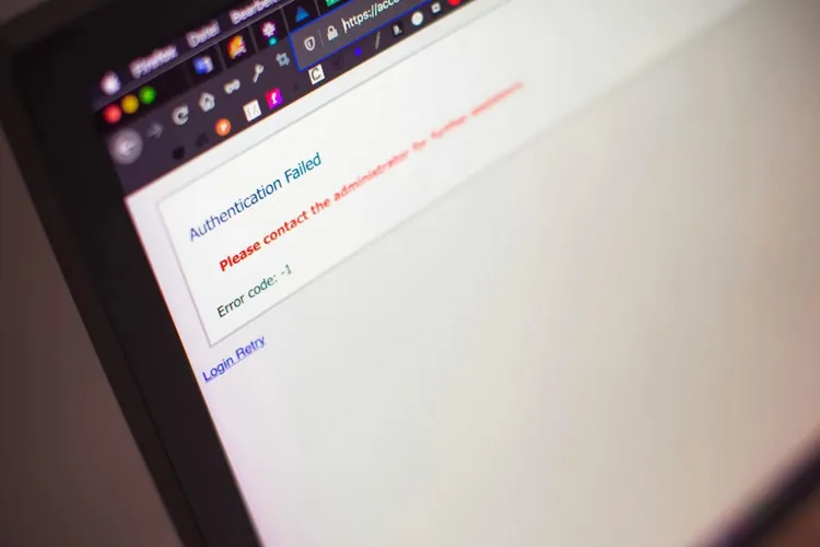 Fraudă bancară, băncile neagă responsabilitatea (sursa: Pexels/Markus Spiske)