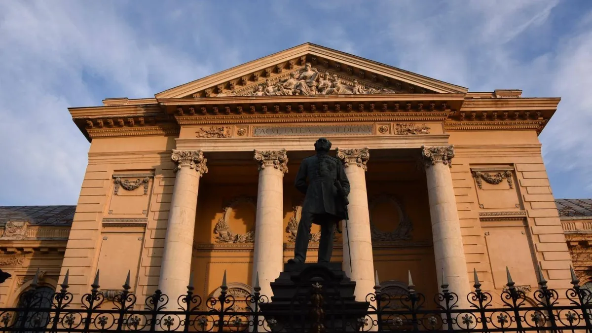 O moarte suspectă la UMF București (sursa: Facebook/Universitatea de Medicina si Farmacie Carol Davila)