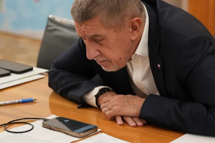 Rețelele sociale, Cehia dezbate interzicerea accesului copiilor (sursa: Facebook/Andrej Babiš)