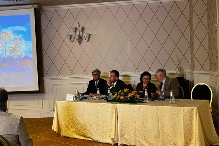 Condamnații Severin și Roșca Stănescu și inculpatul Petre Roman au dat lecții de etică la un eveniment universitar (sursa: ziaruldeiasi.ro)