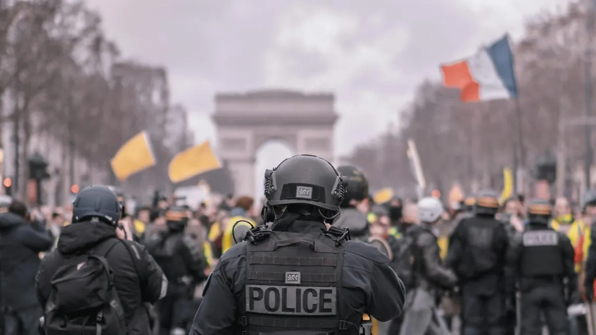 Franța suspendă reforma pensiilor (sursa: Pexels/Alotrobo)