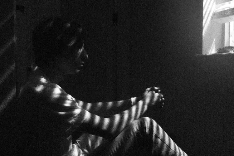 Sindromul Hikikomori, realitate și în România (sursa: Pexels/Aidan Roof)