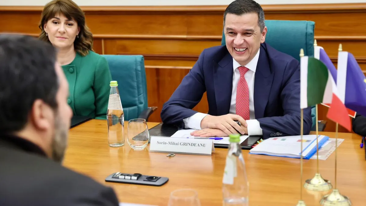 Noi scene horror în regia CFR Călători: pasagerii unui tren, blocați într-un tunel, în pădure 