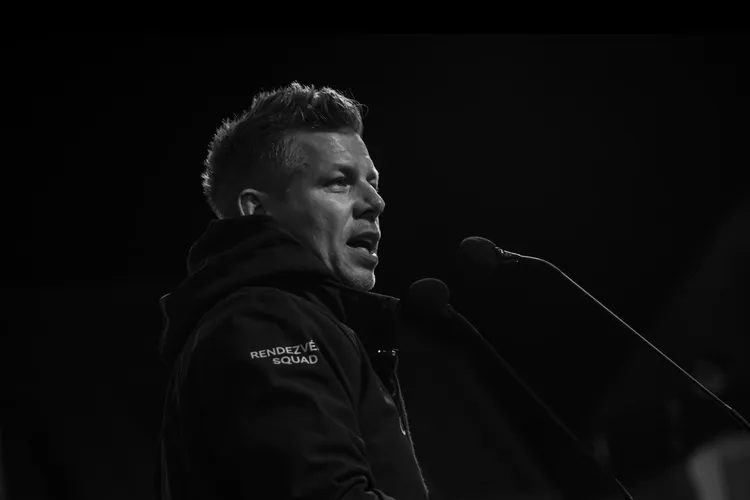 Orbán, distrus la vot, l-a felicitat telefonic pentru victorie pe Péter Magyar, liderul Tisza (sursa: Facebook/Péter Magyar﻿)