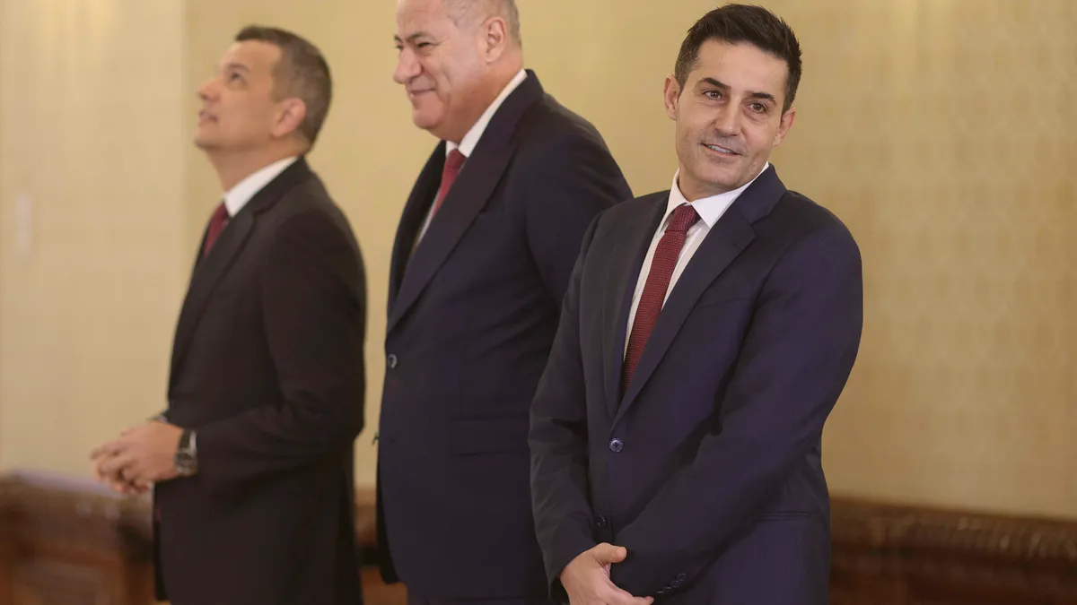 PSD nu se desprinde complet de guvernare: secretarii de stat rămân Foto: Inquam/Octav Ganea