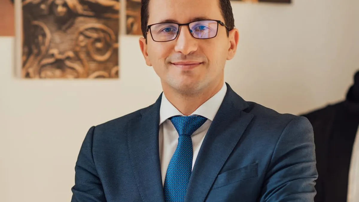 Un fost polițist, Alin Ene, acum judecător în CSM, îl atacă dur pe Bolojan fiindcă vrea să-i taie pensia Foto: Facebook