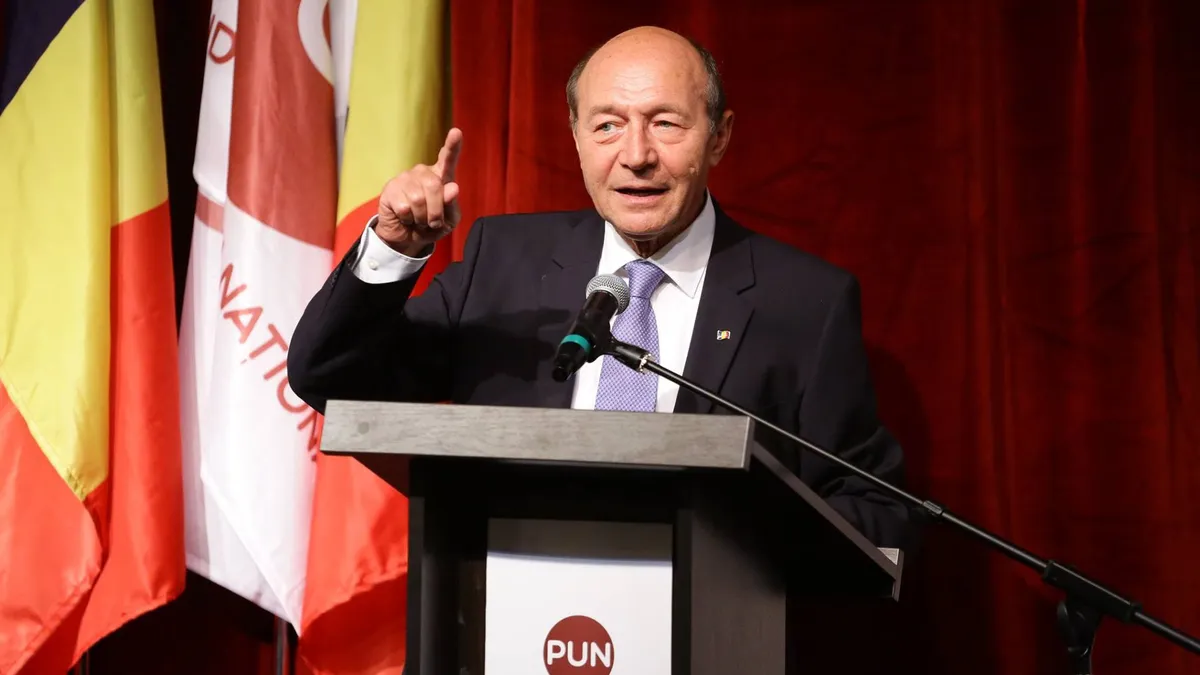 Băsescu: „Lumea, dacă vrea să vadă ce înseamnă să fii prost, se uită la România” – poza 1