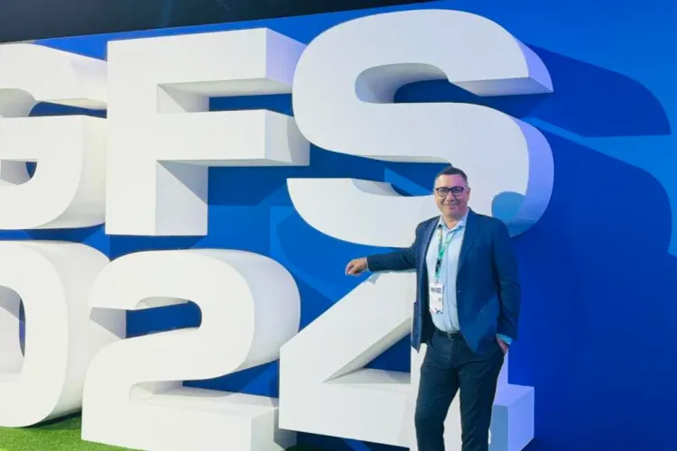 Cine sunt bugetarii români cu apartamente în Dubai, emirat bombardat de Iran Foto: Facebook Victor Ponta