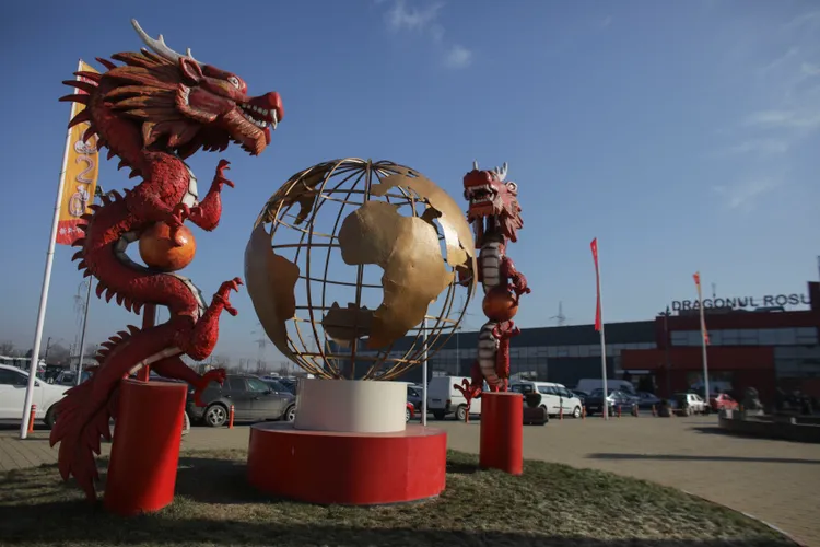 Vameșii șpăgari încasau pentru marfă contrafăcută (sursa: Inquam Photos/Octav Ganea)