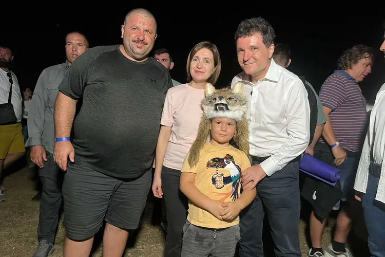Nicușor Dan, alături de Maia Sandu, la „Festivalul Lupilor”, de la Orhei Foto: Pro TV Moldova