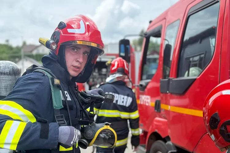 Încă o explozie într-un bloc din cauza unei acumulări de gaze (sursa: Facebook/ISU Bistrița - Năsăud)