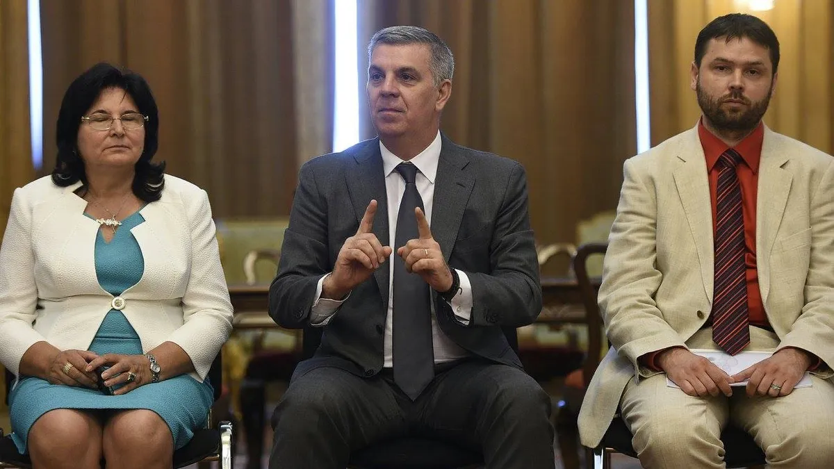 Guvernul taie masiv din salariile lui Zgonea, Petrescu și a angajaților din ANCOM, ASF și ANRE Foto: Facebook