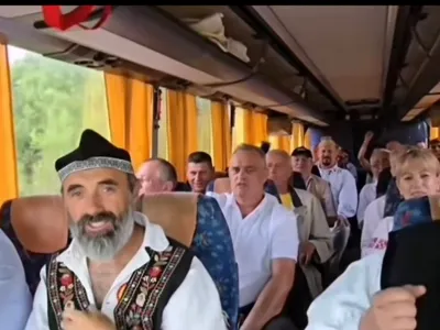 Rețea anonimă oferă transport cu autocarul moldovenilor care vor să-l vadă pe Georgescu, în vizită în Vaslui