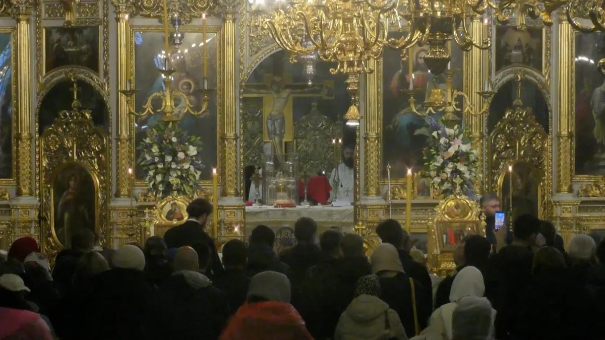 Procesiunea Sfintei Parascheva, mii de pelerini (sursa: Facebook/Agenția de știri Basilica)