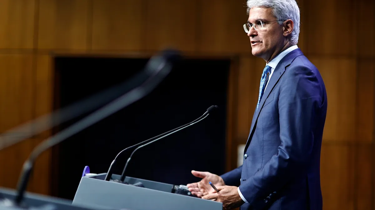 Legea pensiilor magistraților, prioritate pentru Guvern (sursa: Facebook/Dragoș Pîslaru)