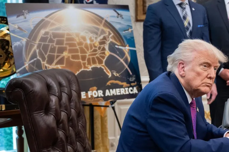 "Domul de aur", război nuclear spațial (sursa: Facebook/The White House)