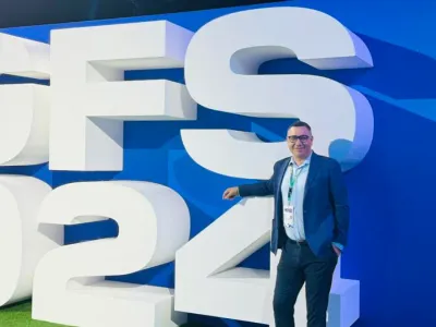 Cine sunt bugetarii români cu apartamente în Dubai, emirat bombardat de Iran Foto: Facebook Victor Ponta