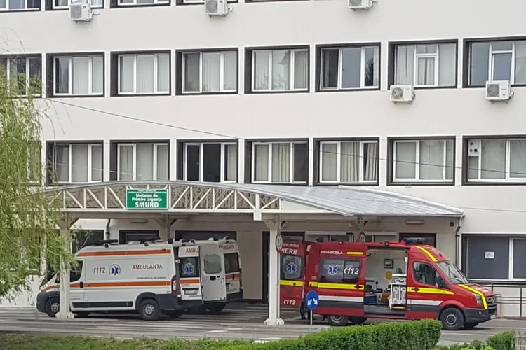 Pacient la Arad, lăsat fără pernă la internare (sursa: Facebook/Spitalul Clinic Judetean de Urgenta Arad)