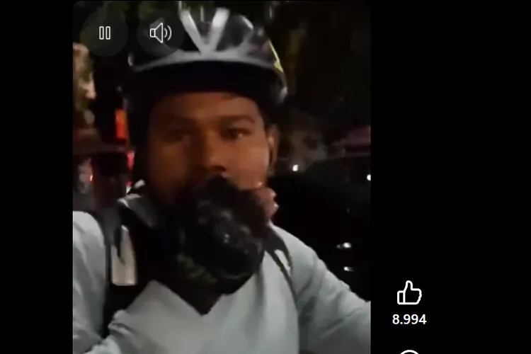 Un tânăr s-a filmat când îi dădea pumni în gură unui livrator străin Foto: Captură video