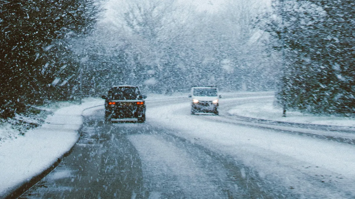 Vreme geroasă și vânt în toată țara la sfârșit de an, zăpadă în nord, centru și est (sursa: Pexels/Lisa from Pexels)