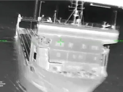 Ucraina distruge feribotul rusesc Slavianin (sursa: HUR)