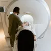 Drepturile pensionarilor în spitale în 2026: când pot face gratuit RMN și CT, ce fac dacă li se cer bani și unde reclamă abuzurile