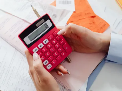 Statul îți poate calcula un impozit prea mare pentru locuință: ce documente verifici și cât timp ai să contești suma