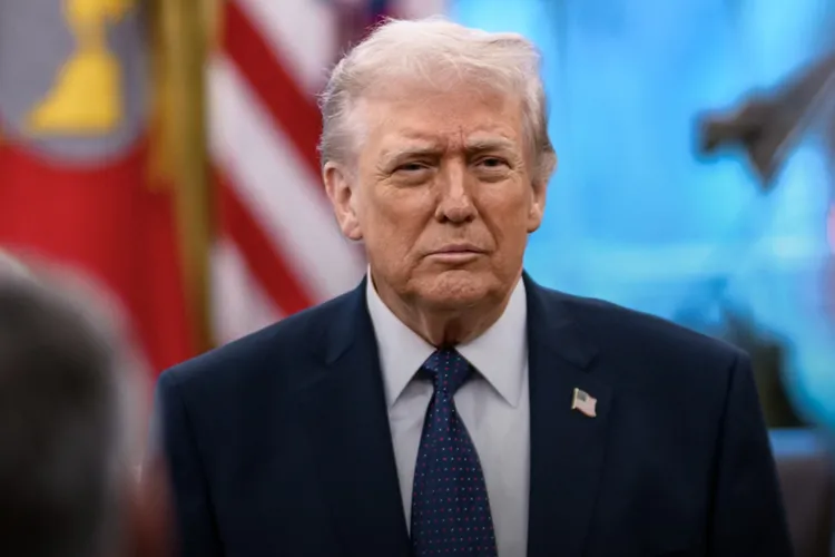 Trump amenință Iranul cu distrugerea insulei Kharg (sursa: Facebook/The White House)