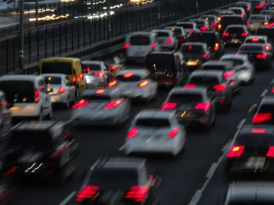 Australia scade acciza la combustibil cu 50% (sursa: Pexels/Fatih Üstünsoy)